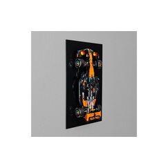 iDisplayit AcrylWandH. LEGO 42228 McLaren MCL39 F1 Mit schwarzem Hintergrund