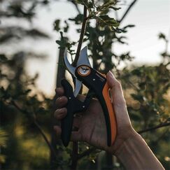 Fiskars Plus PowerLever Bypass Secateurs P721