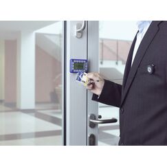 Durable AUSWEISHALTER MIT JOJO FÜR 1 BETRIEBS-/ SICHERHEITSAUSWEIS