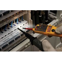 Fluke T150/VDE Multimeter Digitales Multimeter CAT II 500V, CAT III 600V