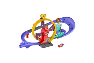 Disney Pixar Cars Rennen zur Feier von Lightning McQueen, Rennstrecke-Spielset zum Feiern mit Spielzeugauto