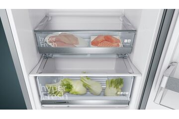Siemens iQ500 KG39EAICA Kühl- und Gefrierkombination Freistehend 343 l Silber