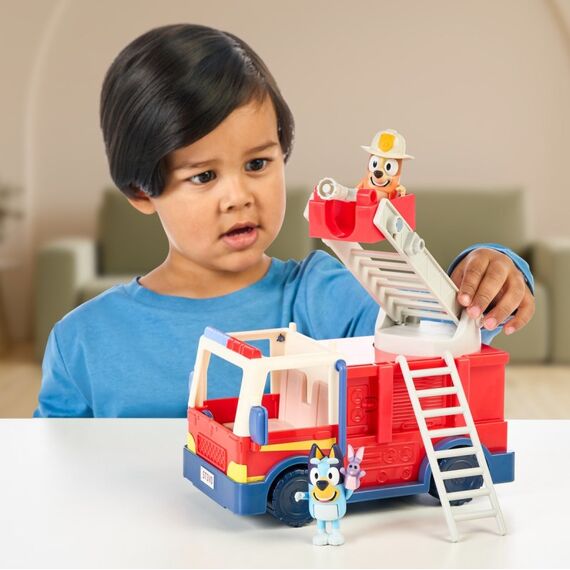 Moose Toys Bluey Fire Truck, 7 image