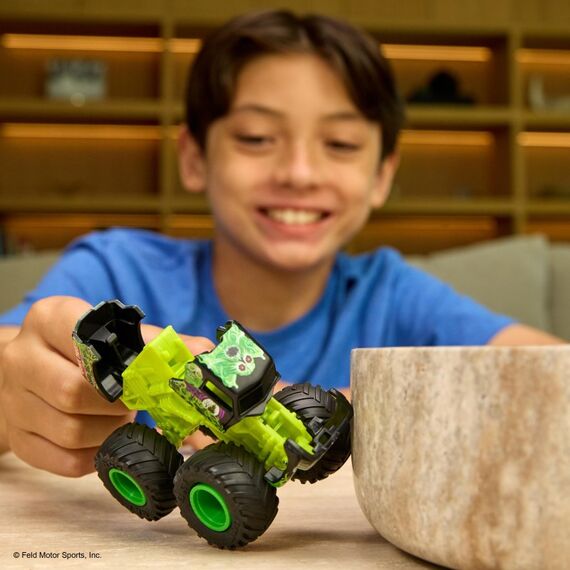Monster Jam - Smash 'n Bash Monstertrucks (Maßstab 1:64) mit Crash-Funktion, verformen sich beim Crash und können leicht wieder repariert werden, ab 4 Jahren, Zufallsauswahl (Sortierung), 4 image