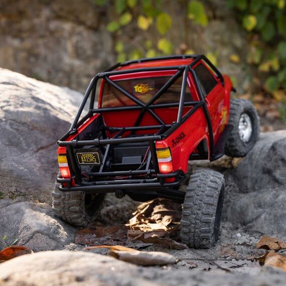 Axial R/C SCX10 III 1987 Toyota SR5 ferngesteuerte (RC) modell Rock Crawler Elektromotor 1:10, 8 image
