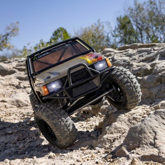 Axial R/C SCX10 III 1987 Toyota SR5 ferngesteuerte (RC) modell Rock Crawler Elektromotor 1:10, 3 image