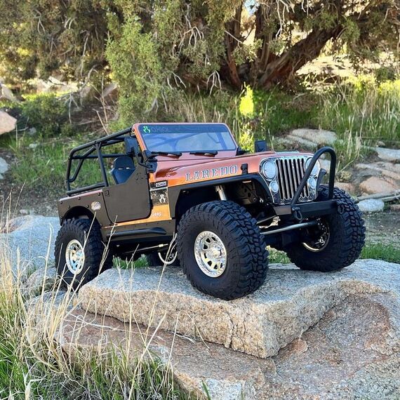 Axial R/C SCX10 III Jeep CJ-7 V2 ferngesteuerte (RC) modell Rock Crawler Elektromotor 1:10, 15 image