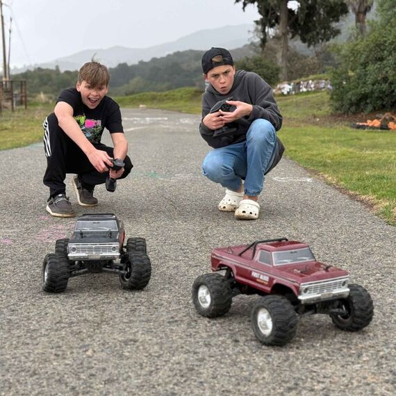 FMS 1:10 Ford F100 Monster Truck 2WD RTR / RS ferngesteuerte (RC) modell Off-Road-Wagen Elektromotor, 7 image
