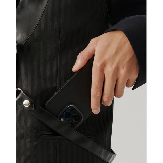 NUDIENT Thin Case Magsafe Handy-Schutzhülle 17 cm (6.7") Cover Schwarz, Farbe: Schwarz