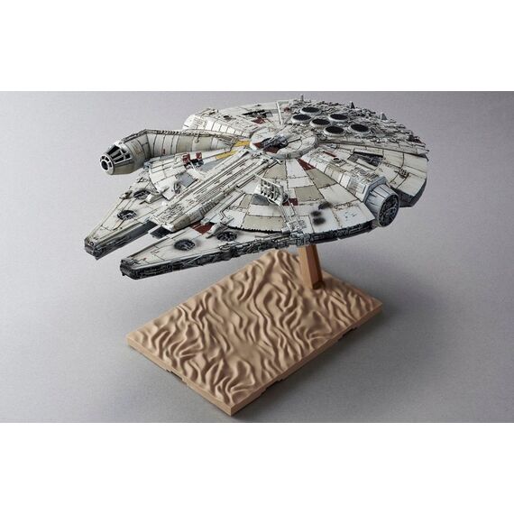 Revell Bandai Millennium Falcon Spaceship model Montagesatz 1:144