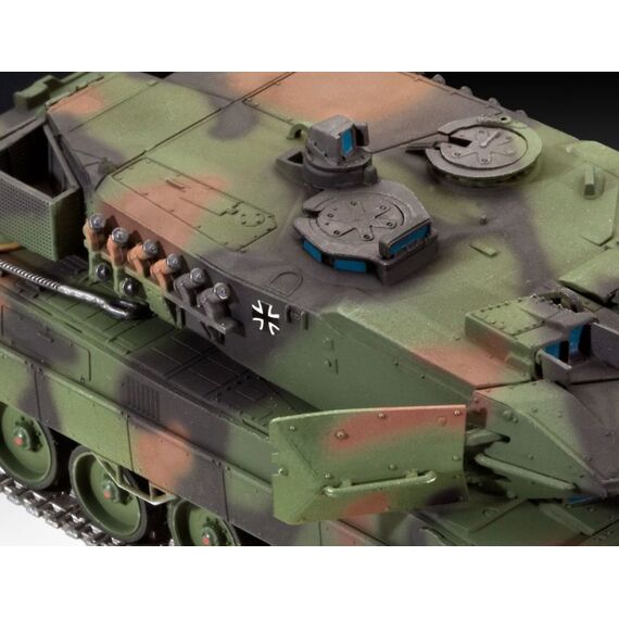 Revell Leopard 2 A6/A6M Tank model Montagesatz 1:72, 2 image