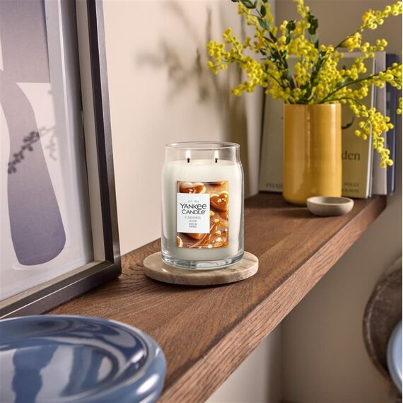 Yankee Candle Caramel Kiss Wachskerze Rund Karamell Weiß 1 Stück(e), 2 image