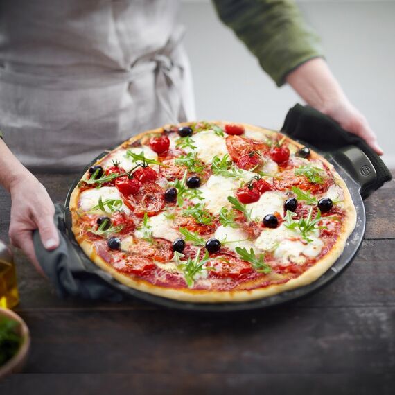Emile Henry Smooth Pizza Stone, 2 image