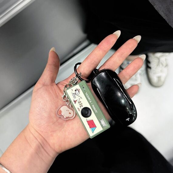 Yashica Peanuts Funtastic Keychain Snoopy 1/4" Kompaktkamera 1 MP CMOS 1440 x 1080 Pixel Mehrfarbig, 3 image
