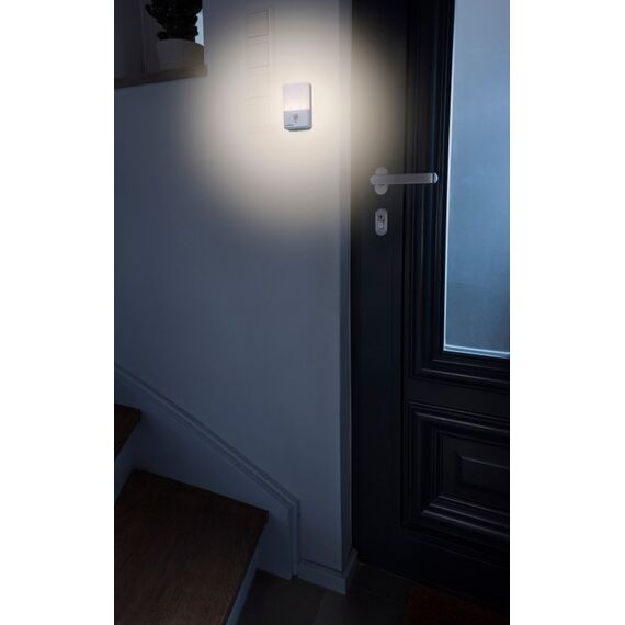 Varta Nachtlicht mit Bewegungssensor LED inkl. 3x AAA Batterien, Motion Sensor Night Light, einfache Installation: Schraube, Magnet oder 3M-Klebeband, automatische Abschaltung, 5 image